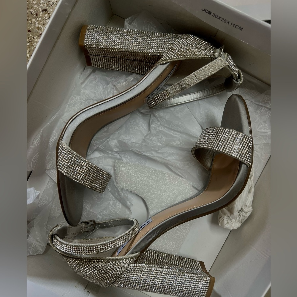 Steve Madden Carrson rhinestone heels - Picture 3 of 4